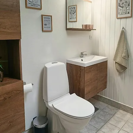 Vakantiehuis Summer House With Quiet Garden And Shared Pool *